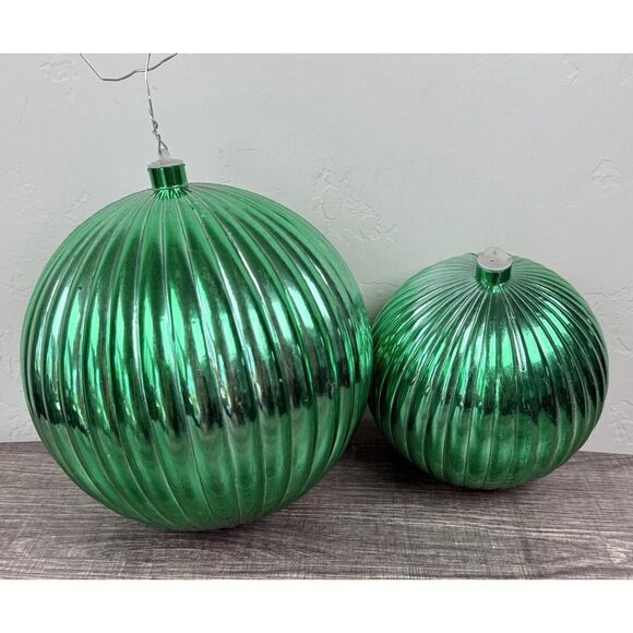 2 Large Vintage Green Ribbed Christmas Ornaments Plastic Taiwan 9” & 6” Retro - Picture 1 of 9